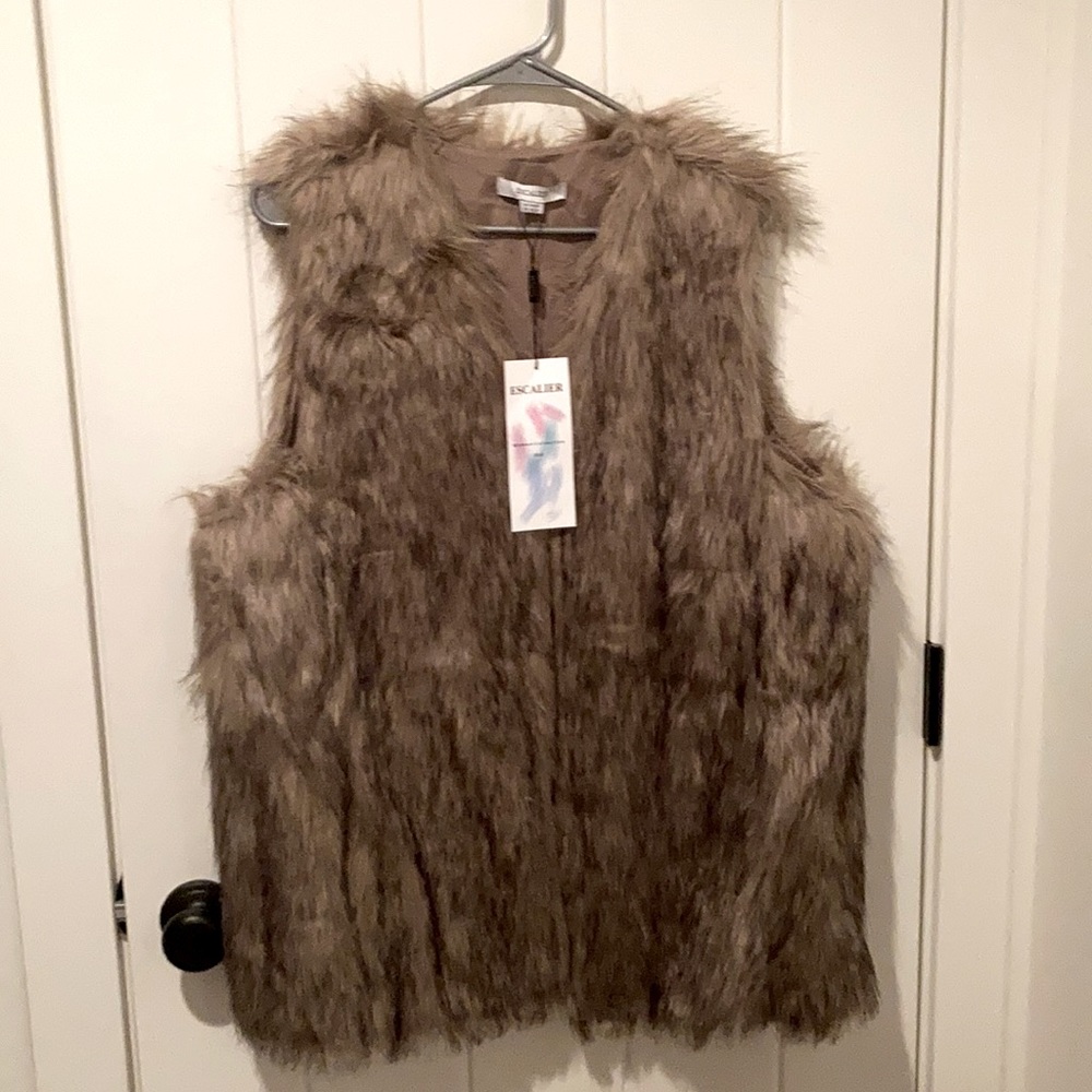 Faux fur vest - women’s